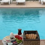 Serenity Village Aparthotel
