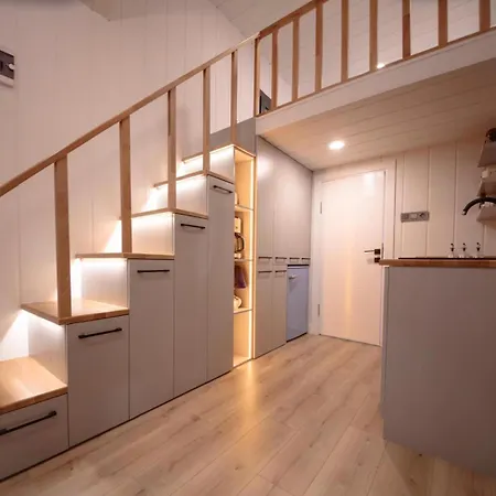 Serenity Village 아파트호텔