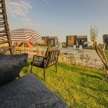 Serenity Village 贝莱克